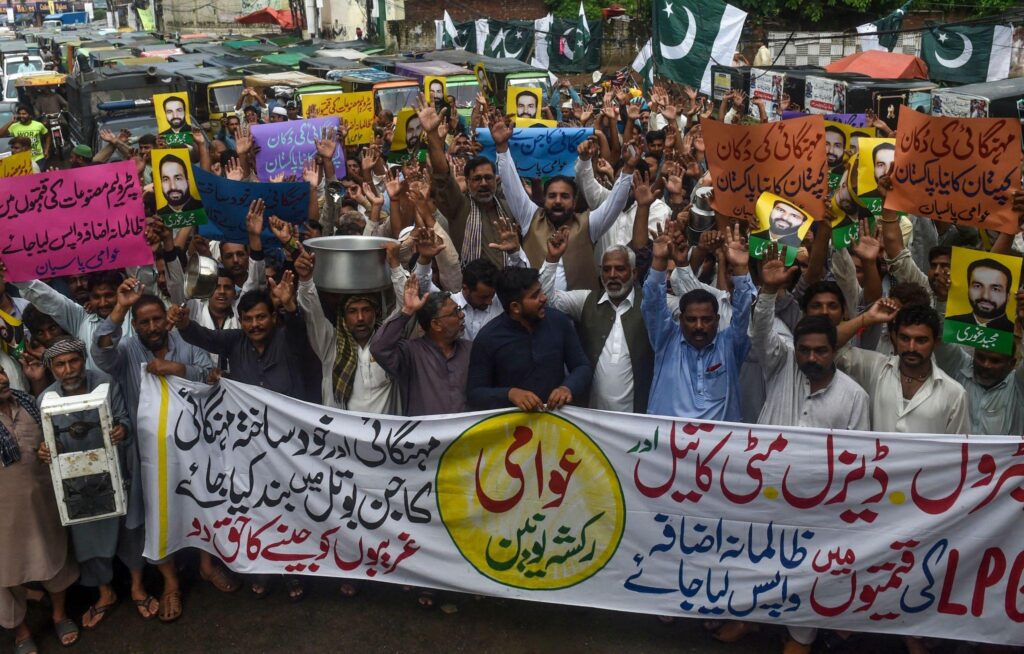 People in Pakistan facing rising prices due to economic crisis and inflation