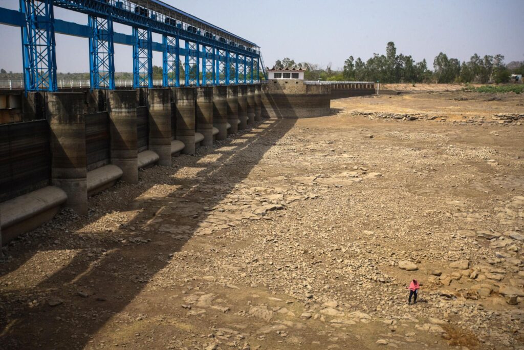 dry land cracked soil India heatwave no rainfall