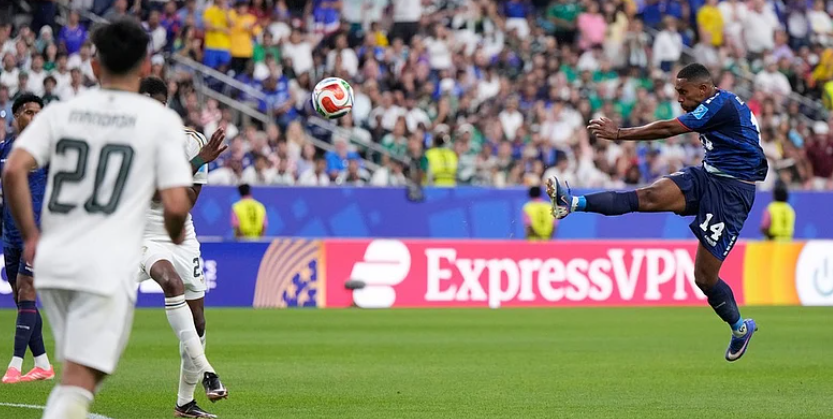 Deroy Duarte attempts a shot during Cabo Verde vs Saudi Arabia at FIFA World Cup 2026