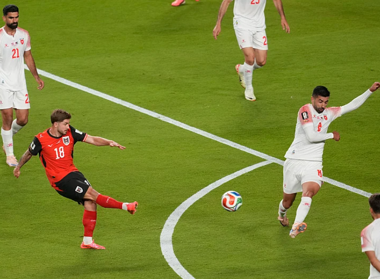 Romano Schmid scores Austria