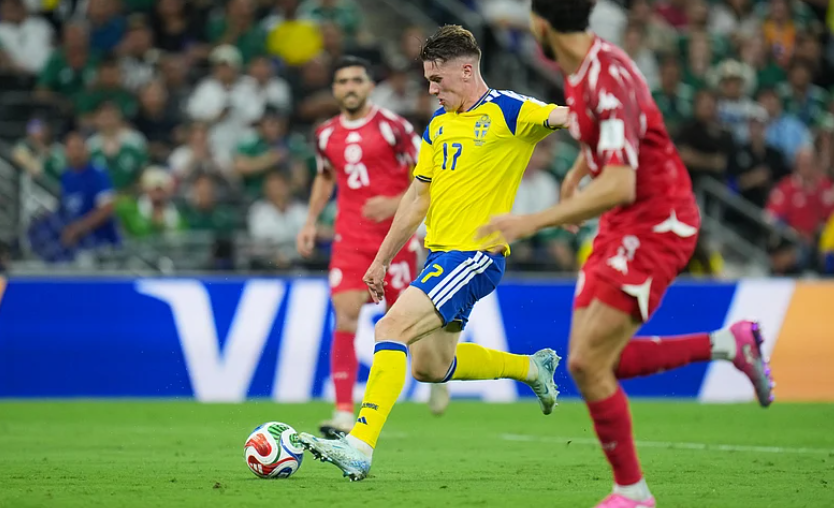 Viktor Gyökeres scores Sweden