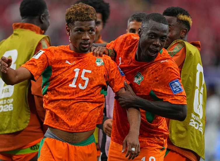 Ivory Coast players celebrate after Amad Diallo scores against Norway in FIFA World Cup 2026 Round of 32