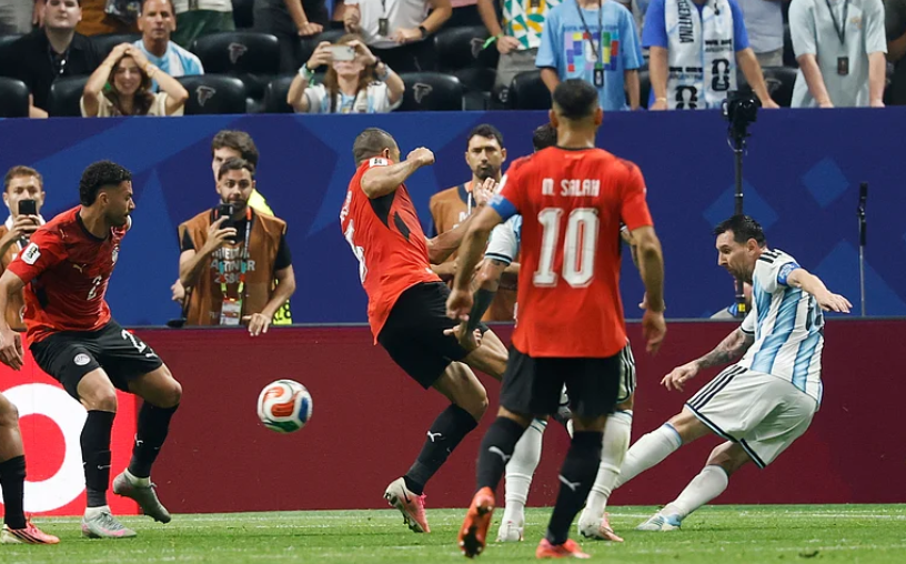 Lionel Messi scores Argentina