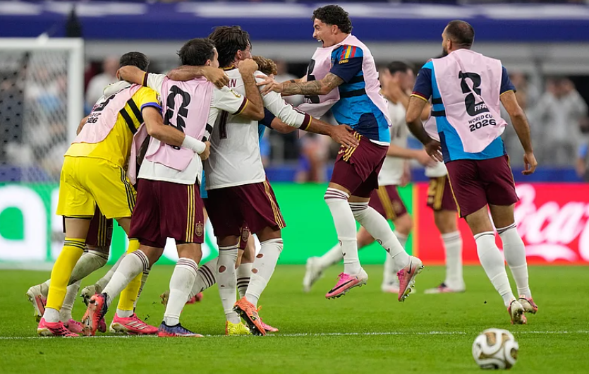 Spain players celebrate after defeating France in the FIFA World Cup 2026 semifinal