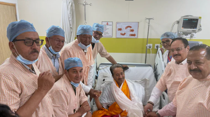 Sonam Wangchuk ends his hunger strike in the presence of Union Ministers JP Nadda and Jitendra Singh