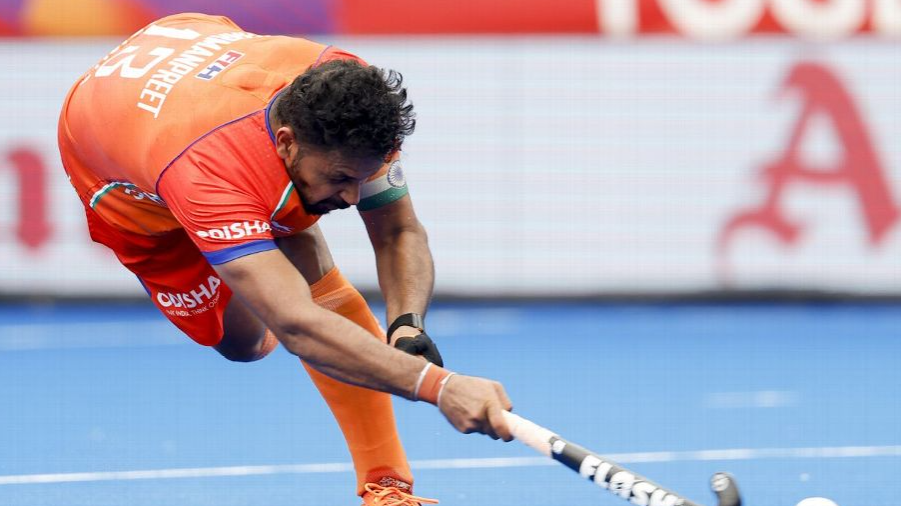 India captain Harmanpreet Singh controls the ball during the FIH Men's Hockey World Cup 2026 match against England.
