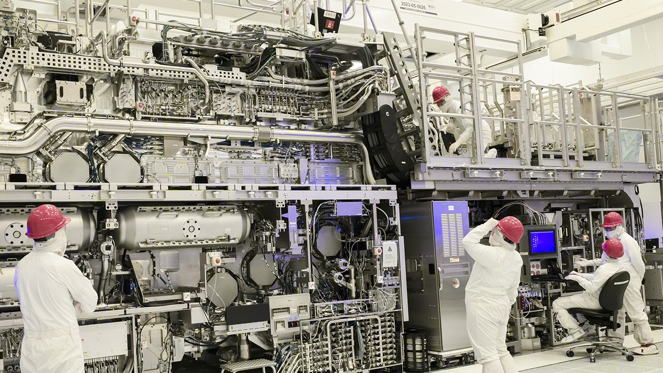 Intel semiconductor manufacturing process inside an advanced chip fabrication facility