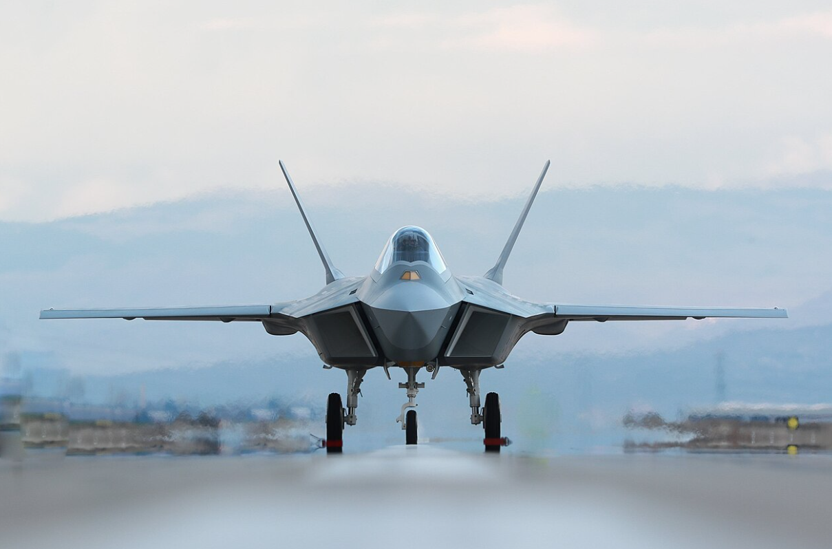 Türkiye KAAN next-generation fighter aircraft during runway testing at Turkish Aerospace Industries facilities in Ankara.